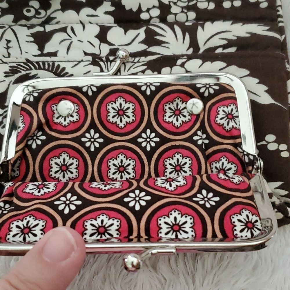 VERA BRADLEY Wallet - Picture 5 of 8